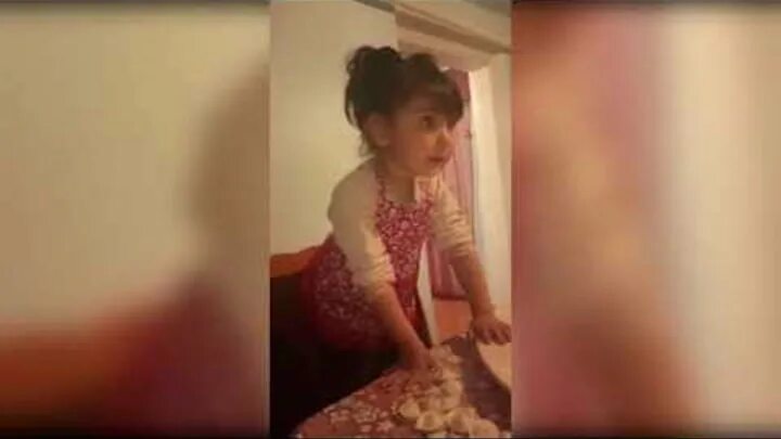 Сплетники карикатура. Маленькая девочка ругается матом. Ругается матом видео. Мат язык примата. Ругаться матом.