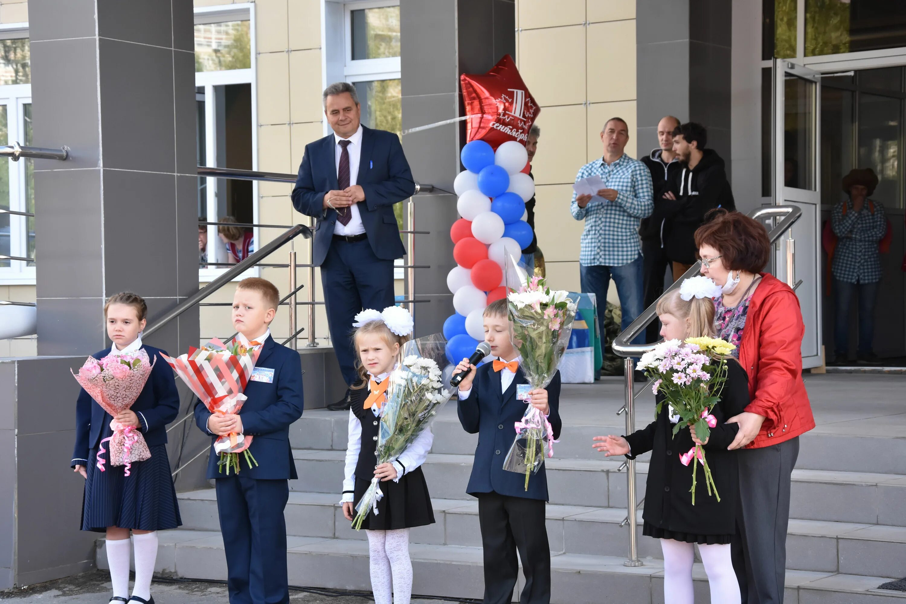 Учителя гимназии 15. 33 Школа Кострома. 33 Гимназия города Костромы. Гимназия 33 Кострома новый корпус. Учителя 33 гимназии Кострома.