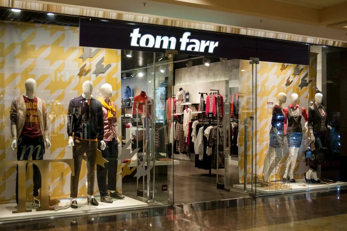 Far shop. Том Фарр магазин. Tom Farr Орджоникидзе 11. Бренд одежды Tom Farr. Том Фарр логотип на одежде.