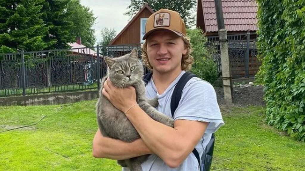 кирилл капризов и стефания маликова. стеша маликова и кирилл капризов фото. хоккеист кирилл капризов и стеша маликова. николь сахтариди и кирилл капризов. капризов и стефания.