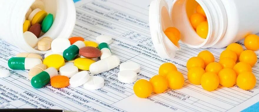 Комбинированные препараты витаминов. Бады таблетки. Витамин с в таблетках лекарственный препарат. Витамины. Витамины бады.