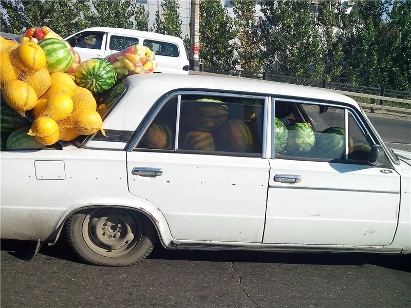 Самые смешные машины. Перевозка фруктов. Авто фрукты. Машина из фруктов. Авто фрукты.