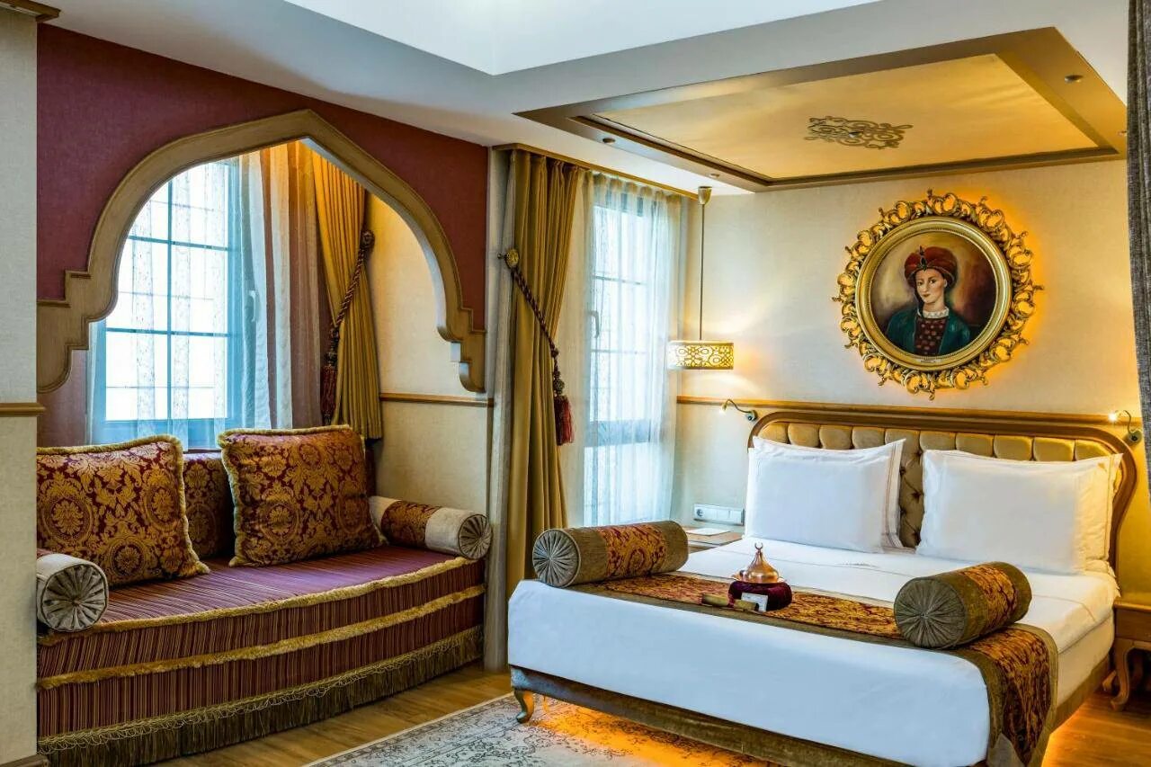 Сайт отелей стамбула. Отель Sultania Стамбул. Sultania Hotel 4 Стамбул. Hotel Sultania Boutique class. Amber Hotel Istanbul 4 Султанахмет.