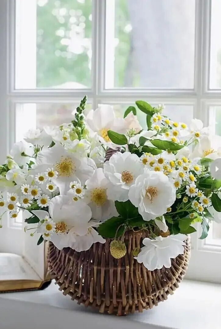 Букеты цветов с добрым утром весенние. Хорошего настроения весенние цветы. Утренние цветы. Цветы на окне. Хорошего настроения цветы весенние