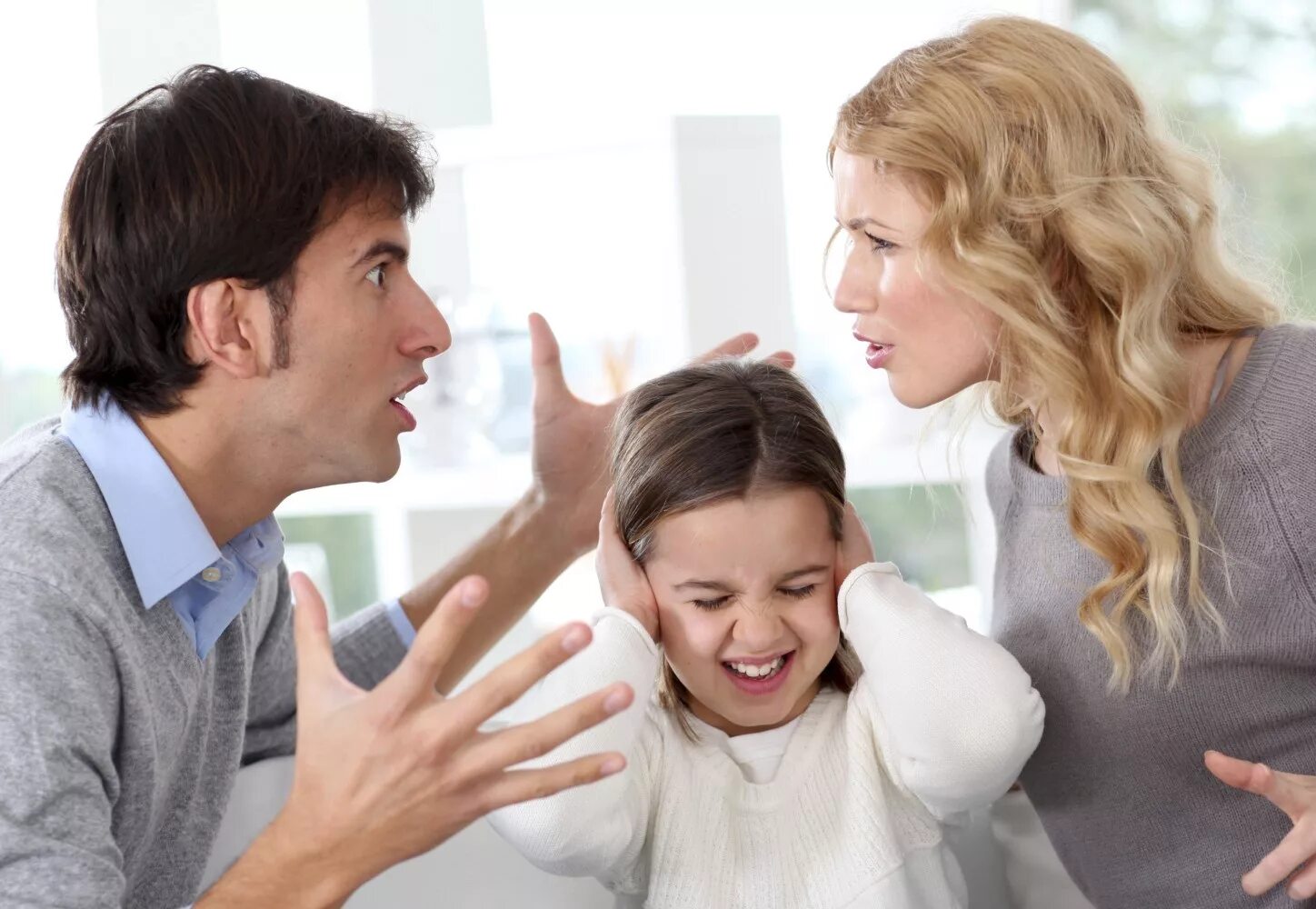 Семейно бытовые конфликты. Родители и дети. Семейная ссора. Современная семья. Семейное воспитание.