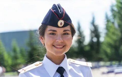 Полицейский девушка после 11 класса