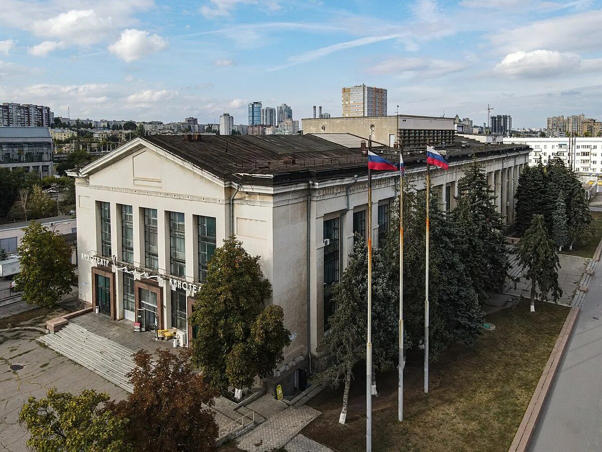 Волгоград дом офицеров ярмарка 2025. До офицеровз волгоград. проспект ленина 31 волгоград дом офицеров. дом советской армии волгоград. дом офицеров, ленина, 31.