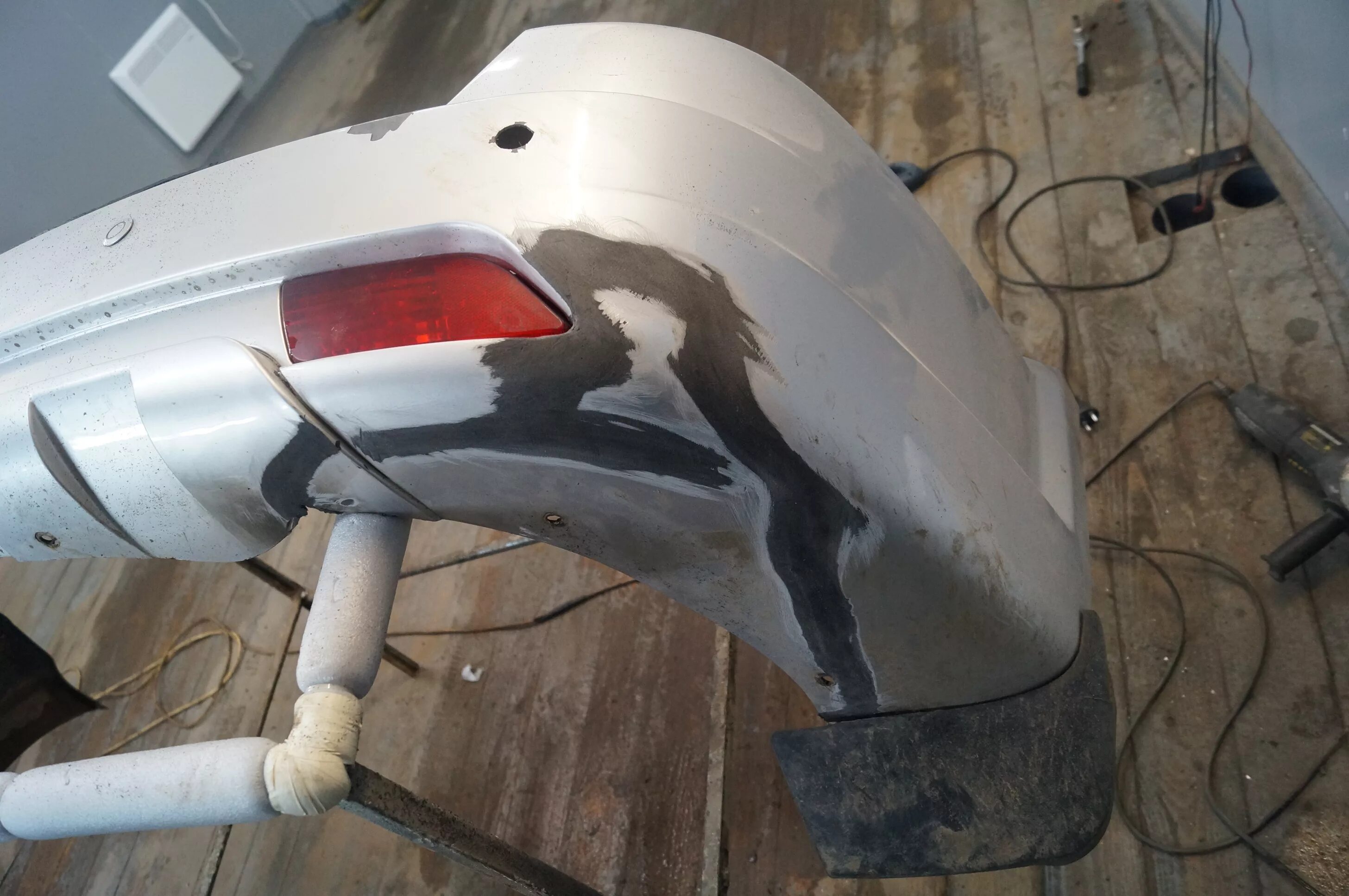 Ремонт бампера стекловолокном до и после. Где можно отремонтировать бампер. Починить бампер. Бампер ings extreme на цивик 4д. Склейка бампера до и после.