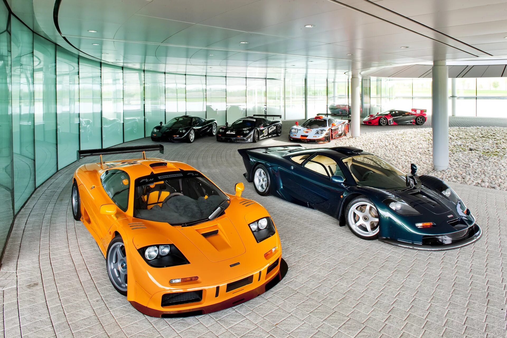 Машина mclaren. MCLAREN f1. Машина Макларен f1. MCLAREN f1 гоночный. BMW MCLAREN f1.