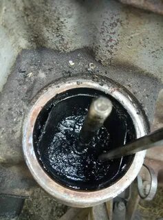 Пошел дым из сапуна