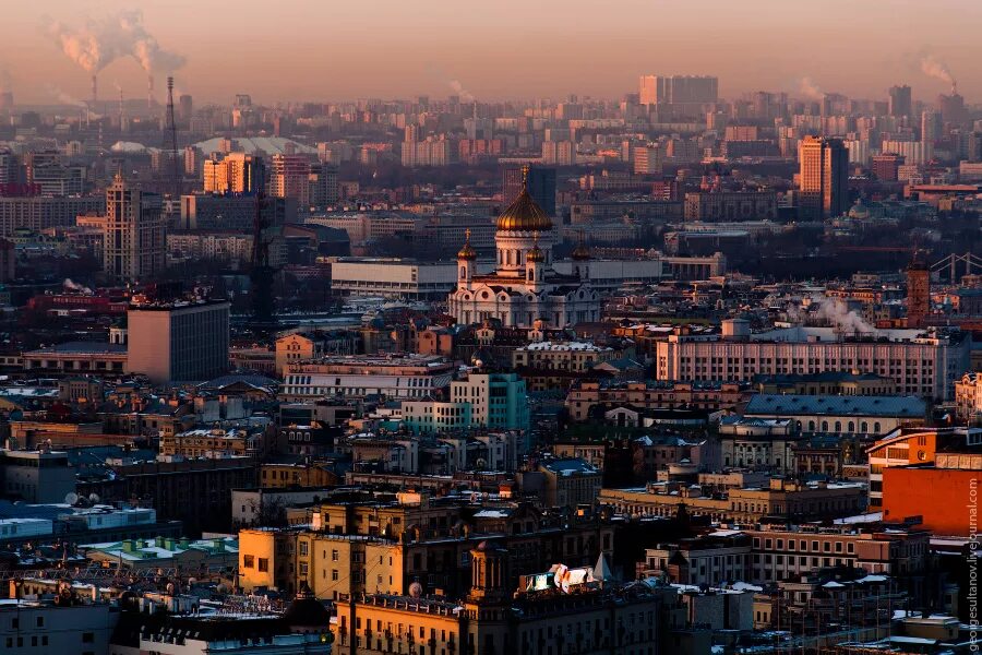 закат в москве. рассвет над москвой. восход в москве завтра. рассвет в москве. закат над городом.