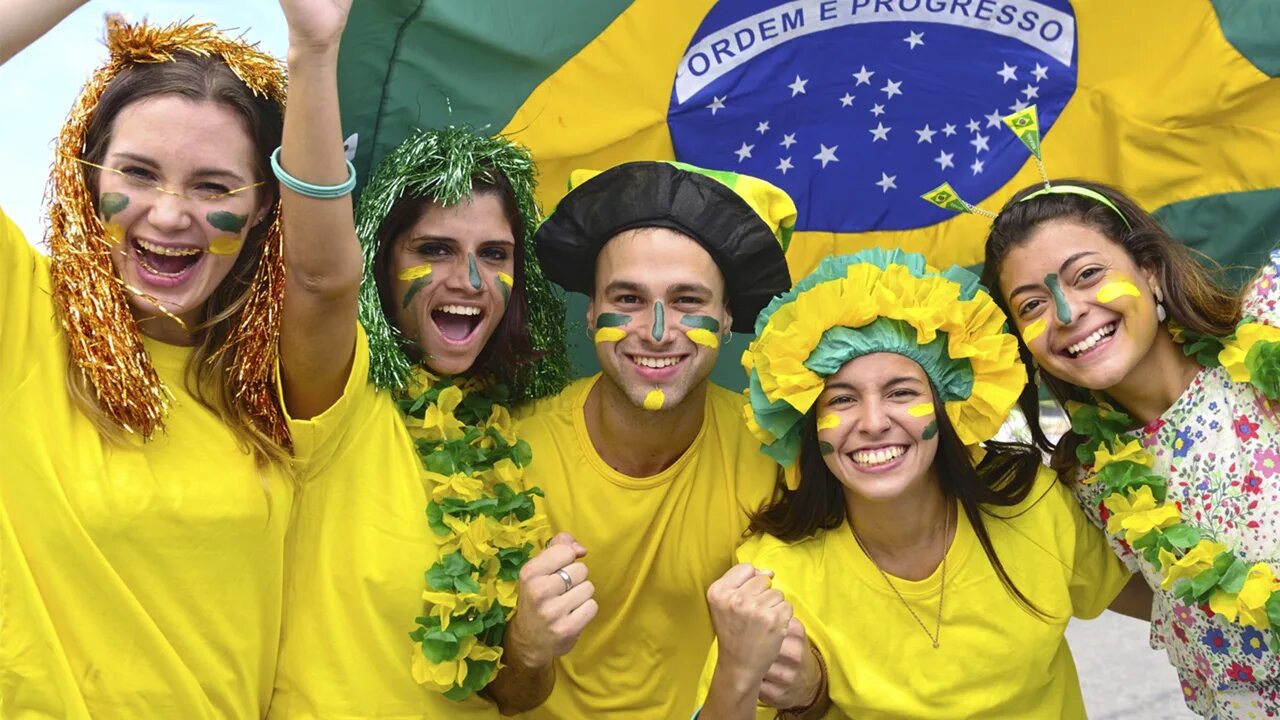 Бразильцы народ. Культура бразилии. Бразильские фанатки. Жители рио де жанейро. Коренной народ южной америки индейцы.