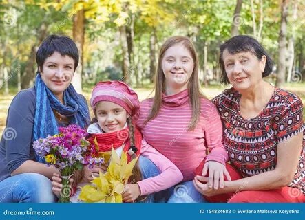 Мама коричневая