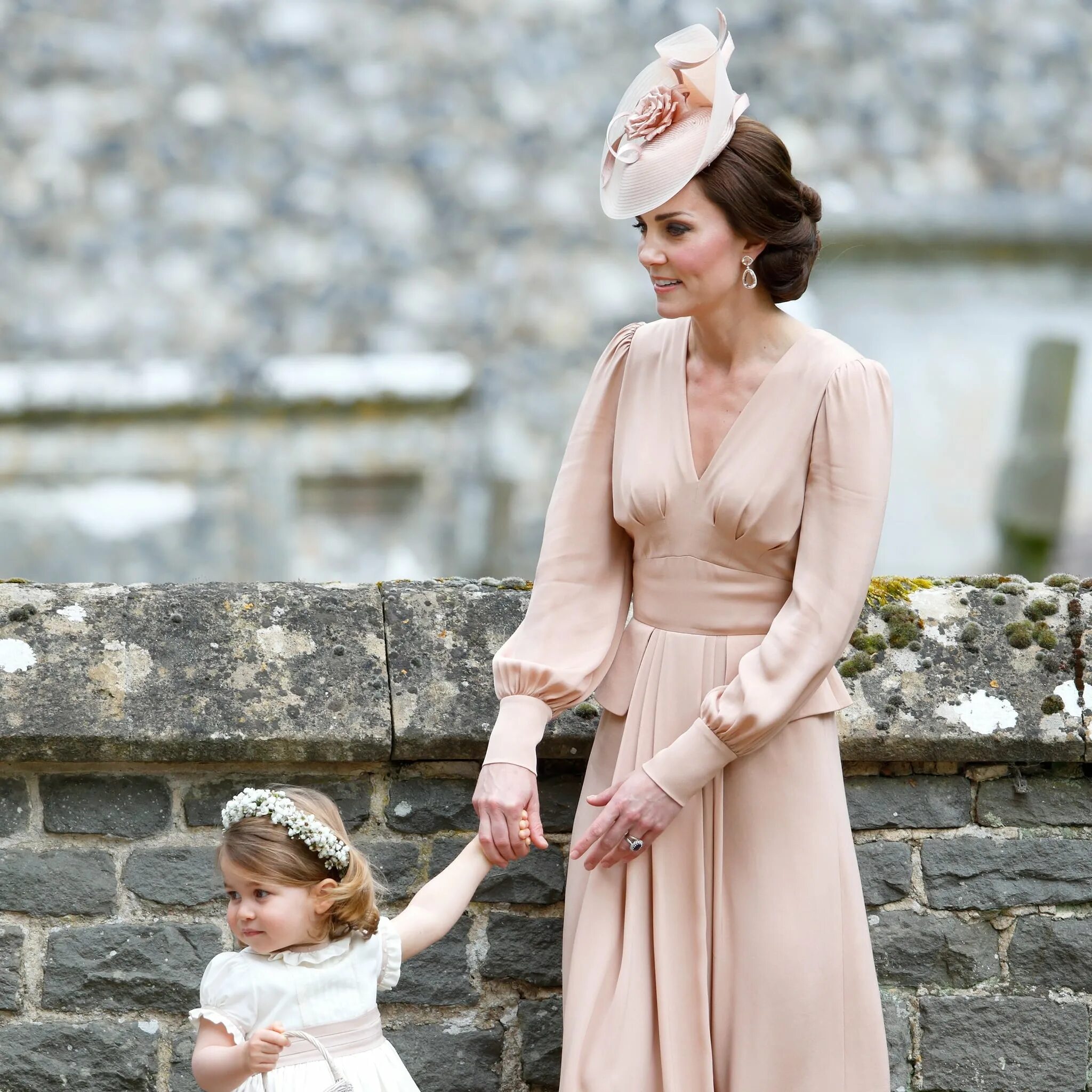 герцогиня кембриджская стиль. платья кэтрин миддлтон. герцогиня кейт миддлтон. принцесса англии кейт миддлтон. кейт миддлтон стиль.