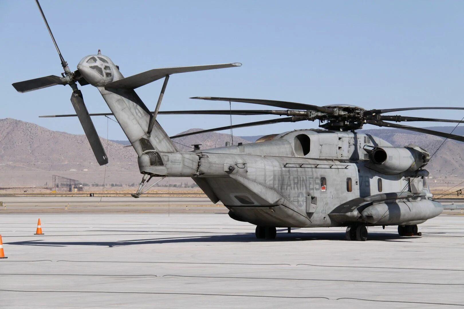 65 ch. Вертолёт Ch-53e super Stallion. Sikorsky Ch-53 Sea Stallion. Sikorsky Ch-53e super Stallion. Вертолёт вооружение Ch 53e.