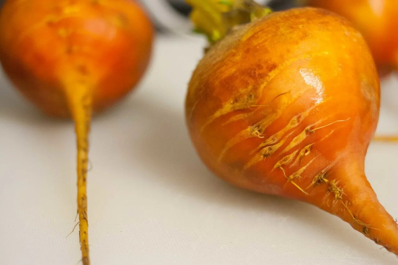 Батат ямс. Оранжевый корнеплод. Свёкла золотая (golden beet). Картошка внутри оранжевая. Красный картофель батат.