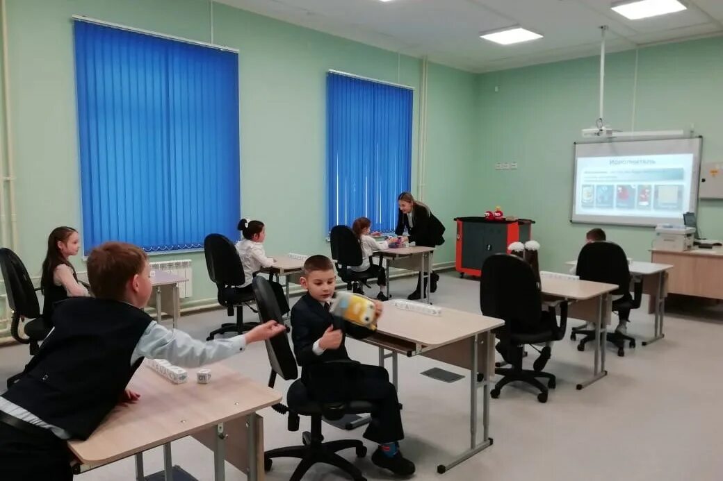 Школы после капремонта классы. Школа 36 красноярск. Школа 36 открытие. Открытие школы 36 красноярск. Школа 36 открытие.