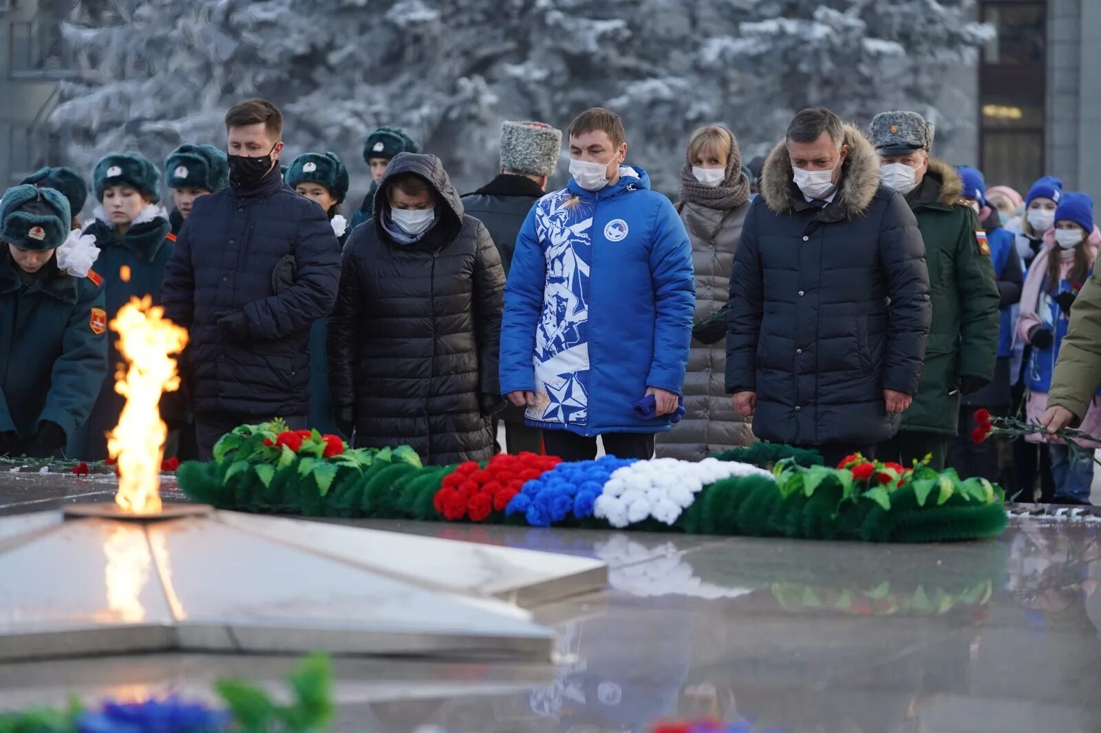 Баннеры с погибшими солдатами Иркутск. Похороны военнослужащего в городе Бирюсинске Иркутской области. День памяти в иркутской области