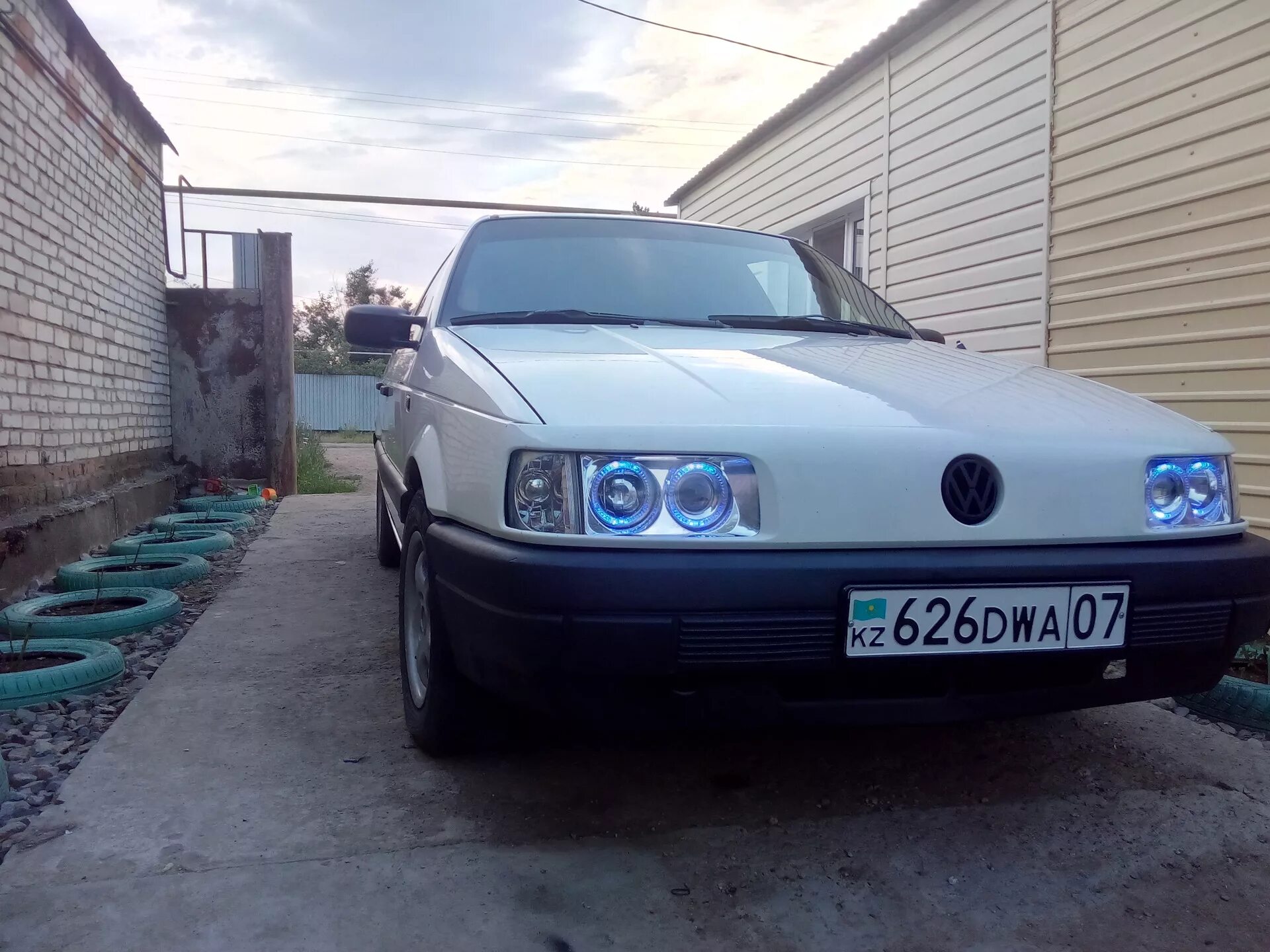 Hella b3. Hella black vw passat b3. Volkswagen passat b3 hella black. Volkswagen passat b3 hella black. Hella passat b3.