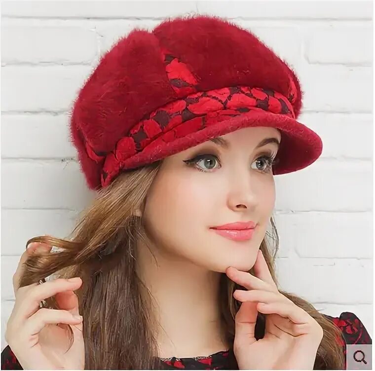 Береты женские на ножке. Красная шапочка берет. Шапка кубанка эко. Берет качеством количеством. Вязаная шапка с козырьком женская.