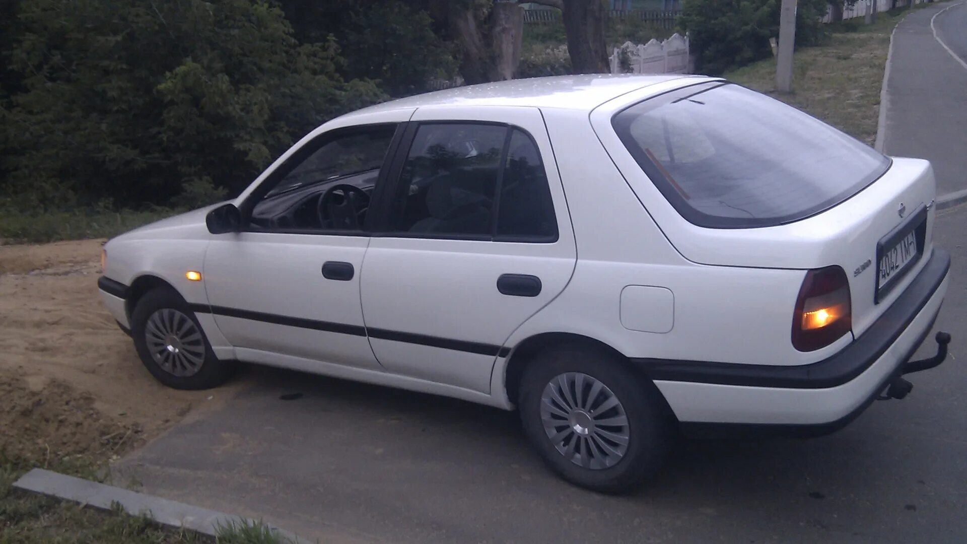 Ниссан санни 1993. Ниссан Санни н14 универсал. Ниссан Санни 1992 хэтчбек. Nissan Sunny хэтчбек 1992. Nissan Sunny 1993.