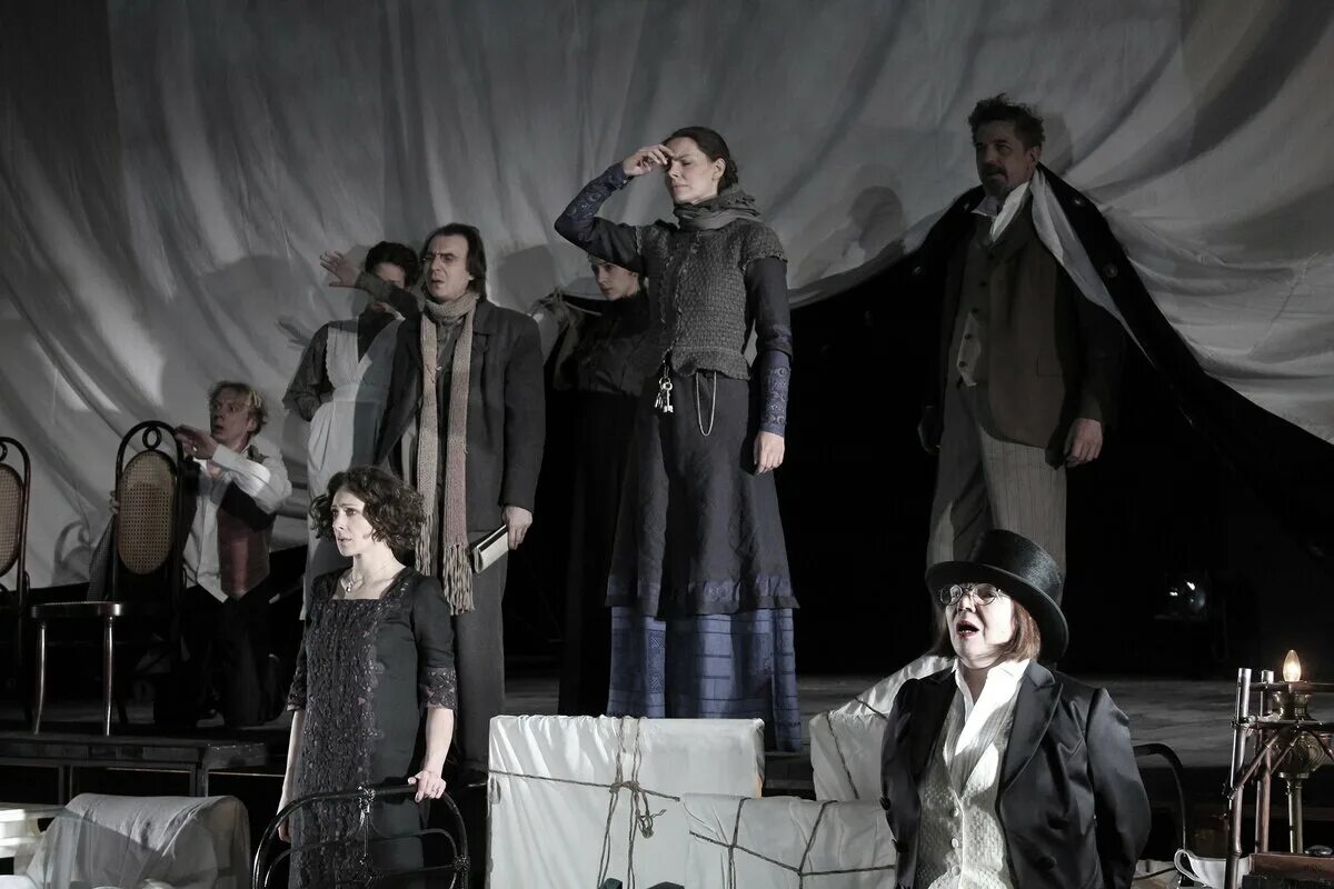 вишнёвый сад пьеса театр горького. театр вишневый сад спектакль вишневый сад. вишневый сад лев додин. вишневый сад малый театр. вишневый сад афиша спектакля.