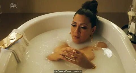 Jasmin Shakeri nude in a bathtub at Deadlines s01e04 (2021) .