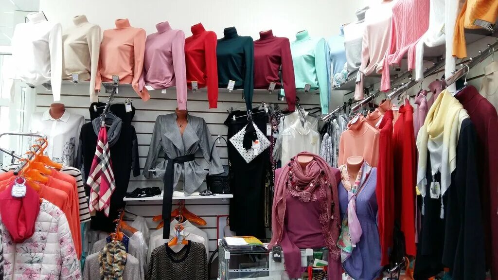 выкуп товарных остатков одежды. смешные цены нижнее белье. военная форма на рынке. ленина 44 великие луки. магазин одежды великий новгород для подростков недорогой и хороший.