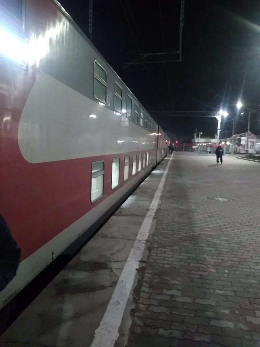 Фирменный поезд кавказ 004м москва кисловодск св вагон. Поезд кавказ ресторан. Поезд кавказ ресторан. Фирменный поезд кавказ двухэтажный москва кисловодск. Двухэтажный вагон ресторан ржд.