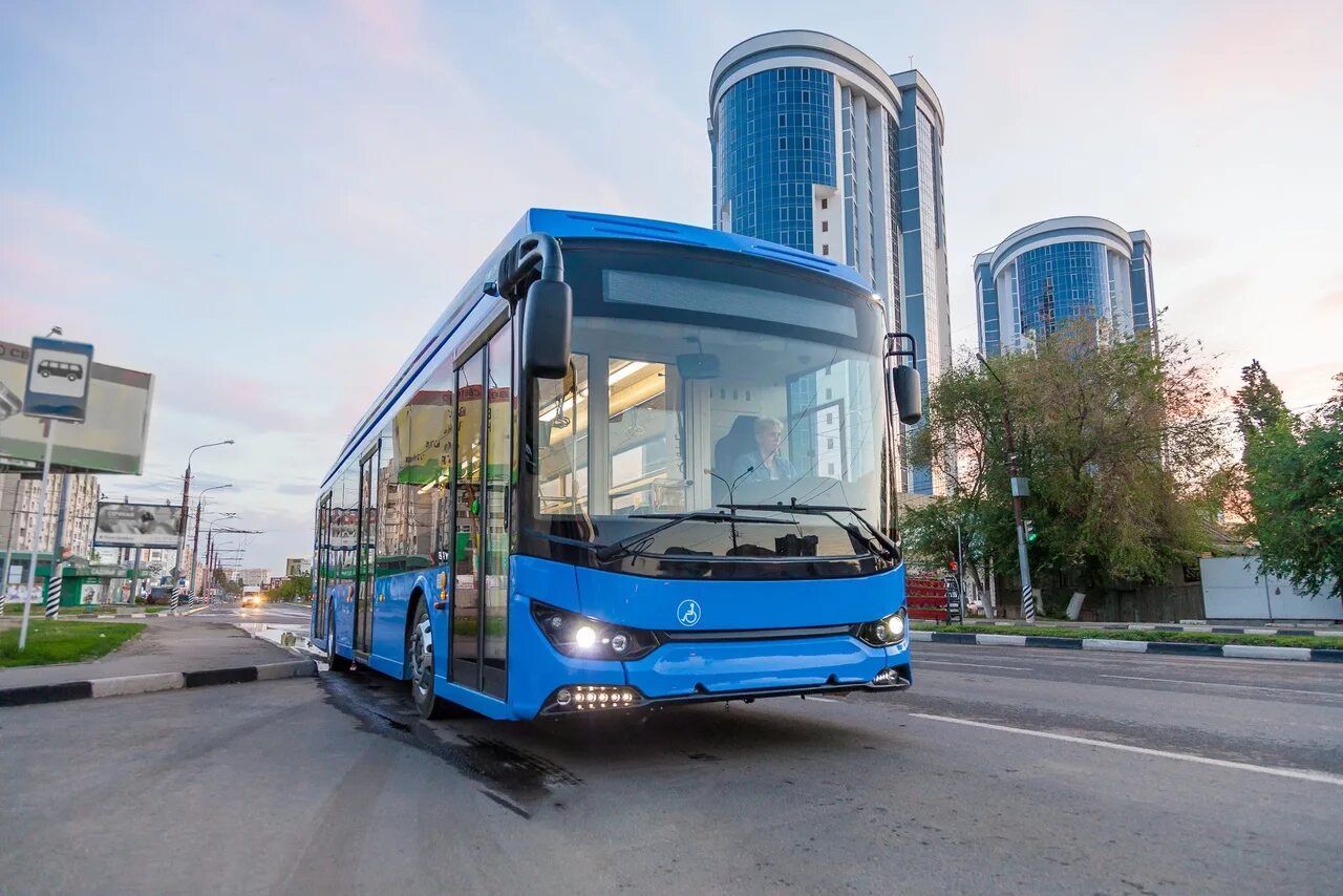 Электробус энгельс. Электробус Тролза 52501. Электробус Тролза-6239. Троллейбус Тролза Мегаполис электробус. Электробус КАМАЗ-6282.