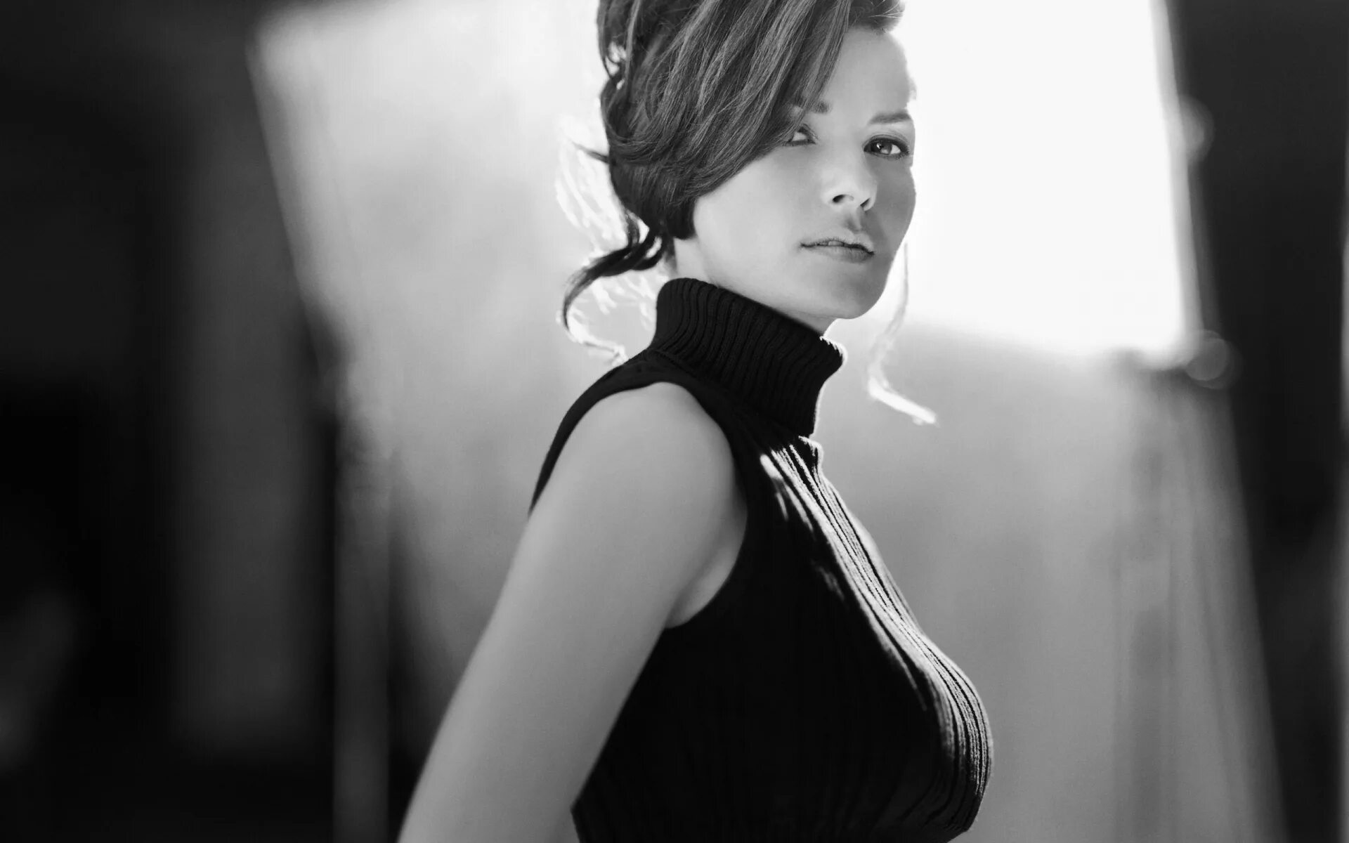 Эльдар закиров художник. Красивая гордая женщина. Этери гукасян. Лицо девушки. Девушка черно белое.