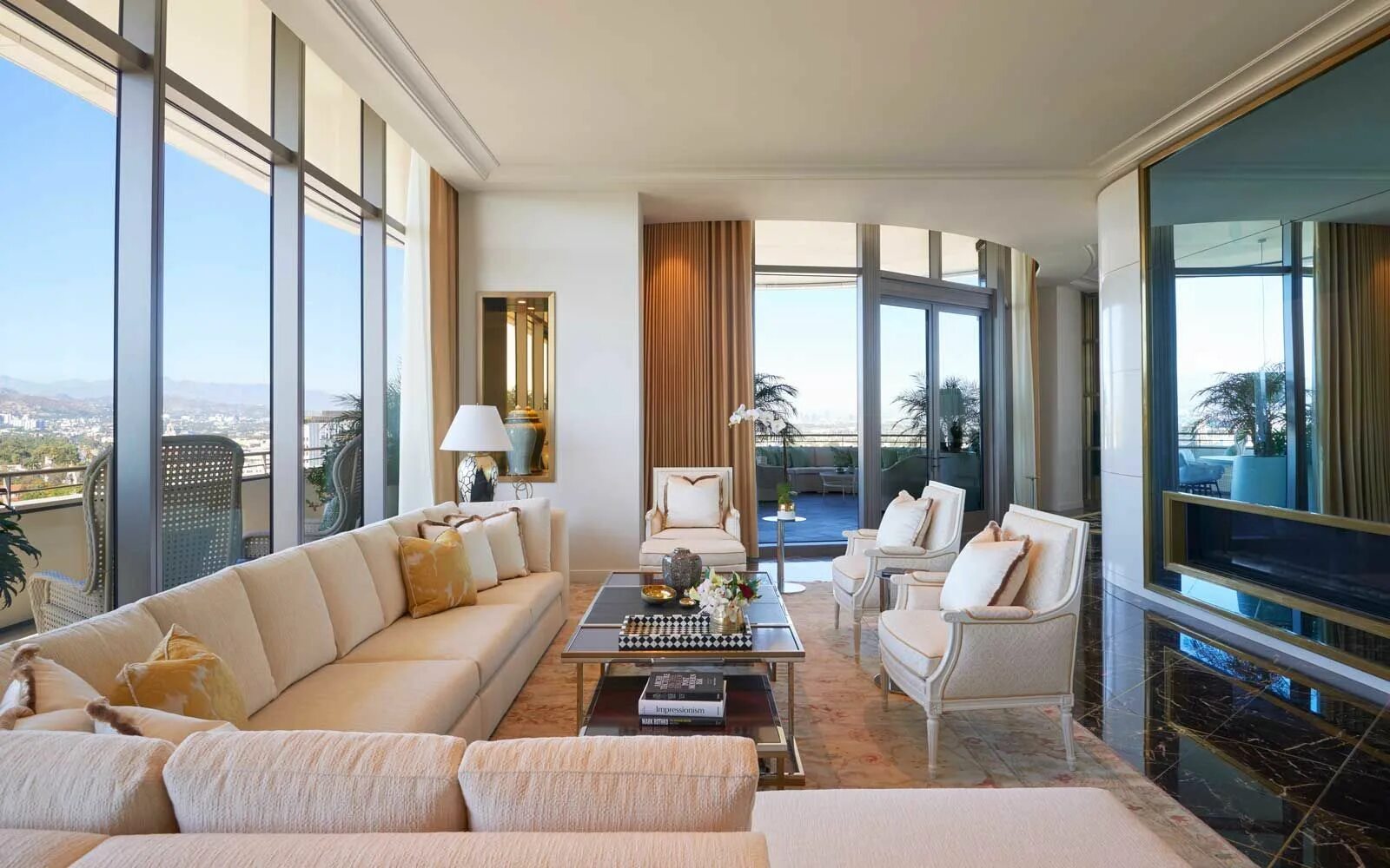 Penthouse suite. Фешенебельный. Сьют с балконом "royal loft suite". Grand hyatt cannes. President wilson hotel, the royal penthouse suite, женева.