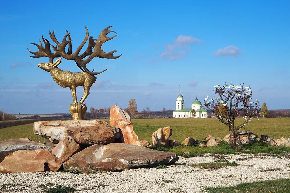 Олений парк липецкая область фото. Олений парк Липецк. Парк оленей Липецкая область. Парк оленей Липецк Краснинский район. Олений парк Лебедянь.