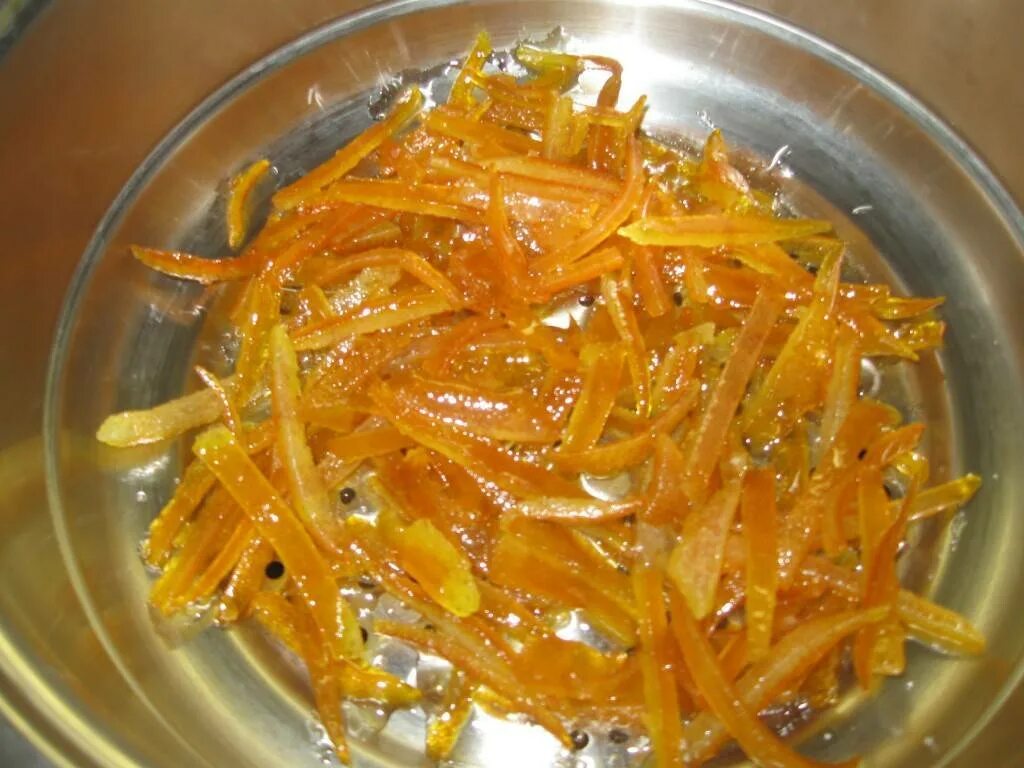 Рецепт цукатов из апельсиновых корок. Цукаты из корок апельсина. цукаты апельсиновые (из апельсиновых корок). апельсиновая цедра цукаты. цукаты из цедры апельсина.