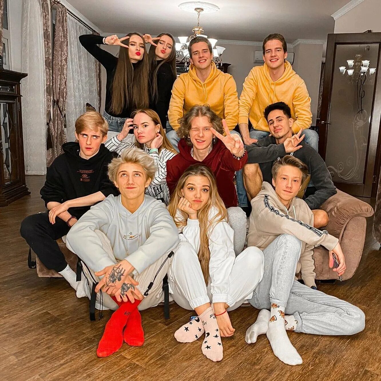 дом тиктокеров дрим тим хаус. дрим тим хаус 2021. участники дрим тим 2021. дрим тим хаус участники 2022 сейчас. тима хаус.