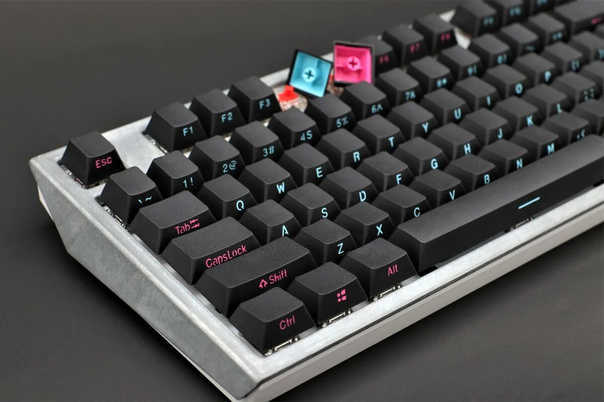 Клавиатура- Ducky Shine 7. Клавиатура keycap PBT Japanese. RTX 3090 keycap. ASUS ROG keycap. Кейкапы с русской раскладкой