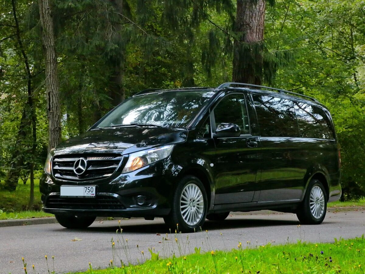 Mercedes-Benz Vito Tourer Extralang :: Behance