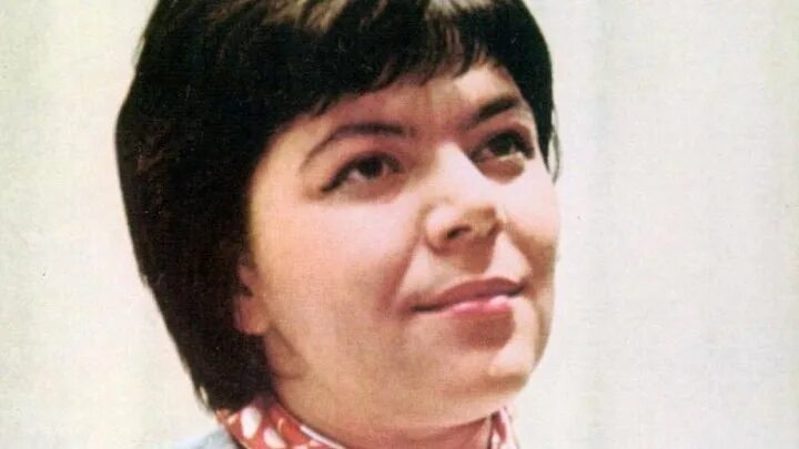 Майя кристалинская. Могила майи кристалинской. Майя владимировна кристалинская. Майя кристалинская похоронена. Грампластинка майя кристалинская.