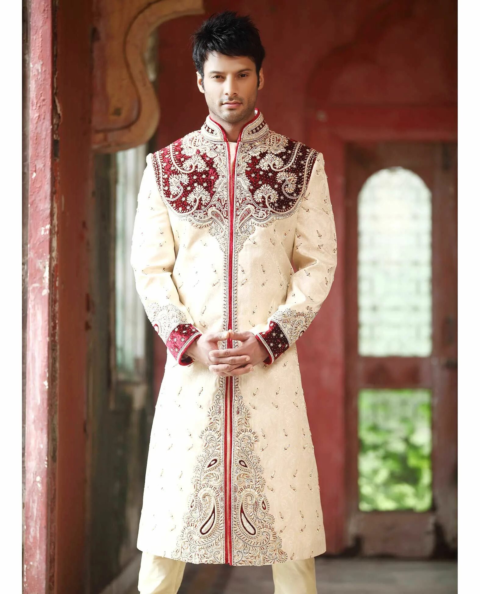 Sherwani. курта и дхоти индийские. индийский мужской костюм. Sherwani. национальная одежда индии ширвани.