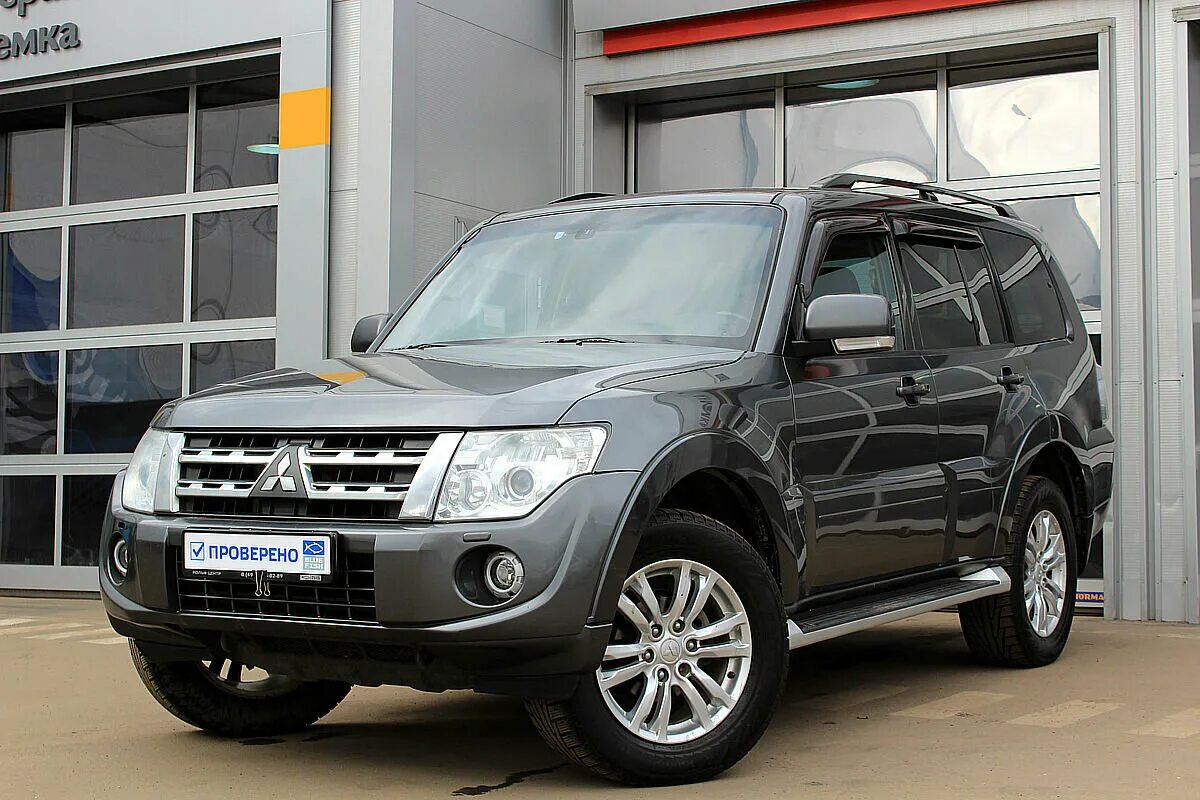 Pajero отзывы владельцев. Паджеро 2012. Mitsubishi Pajero 2012. Митсубиси Паджеро 4 2012г. Паджеро 4 2017г.