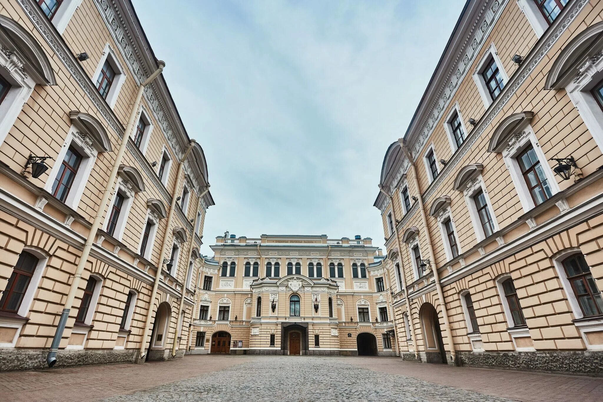 Наб реки мойки 20 санкт петербург. Набережная реки мойки 20 капелла. Набережная реки мойки дом 20 санкт-петербург. Государственная академическая капелла санкт-петербурга. Наб.