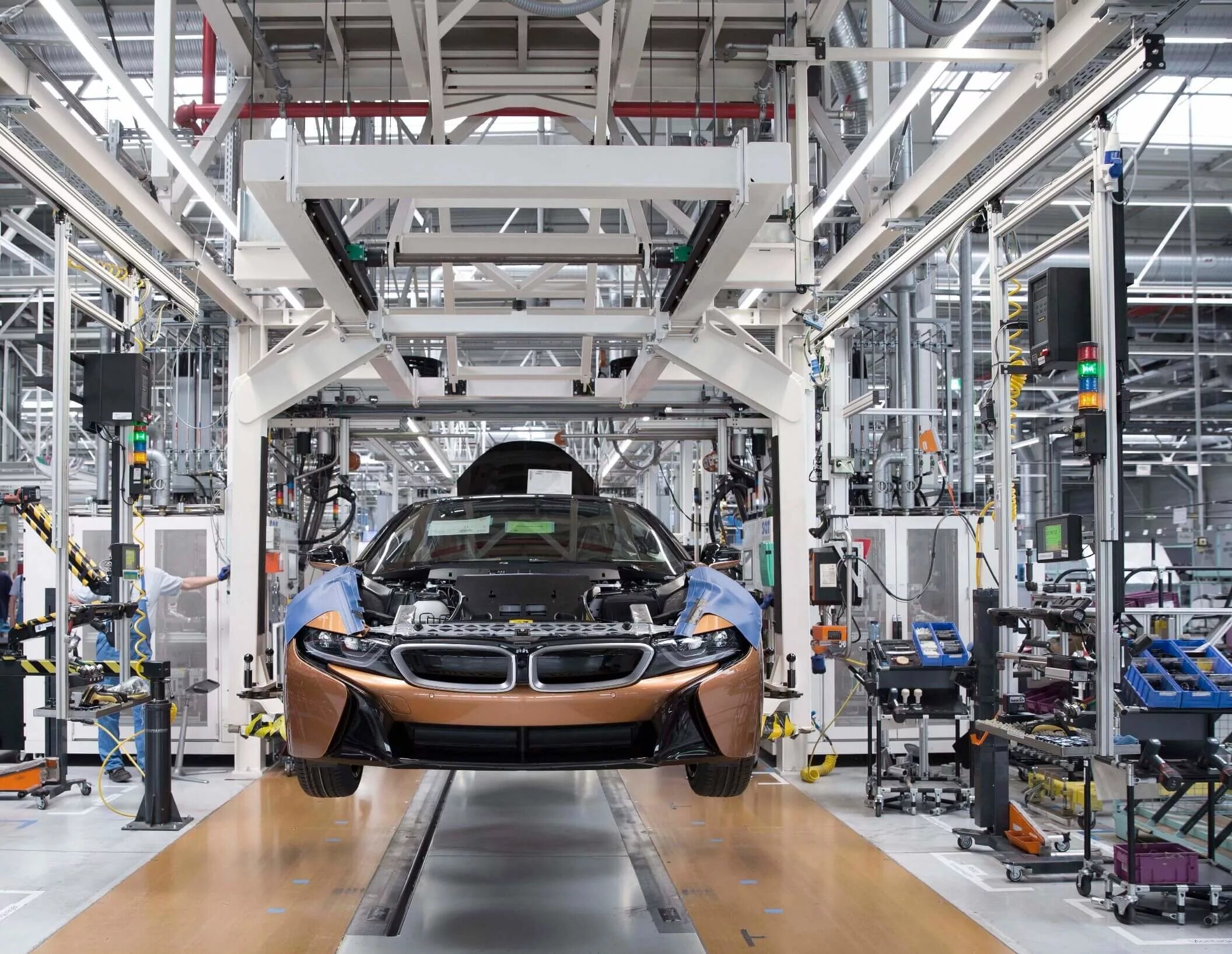 Automated measurement by lightweight robots, BMW Group Plant Dingolfing (03/2017