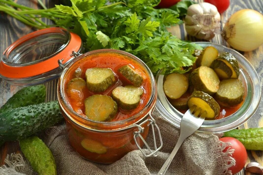 Самый вкусный рецепт огурцов на зиму. Салат из огурцов на з му. салат с огурцами на зиму. салат из огурцов на зиму. огуречная закуска на зиму.