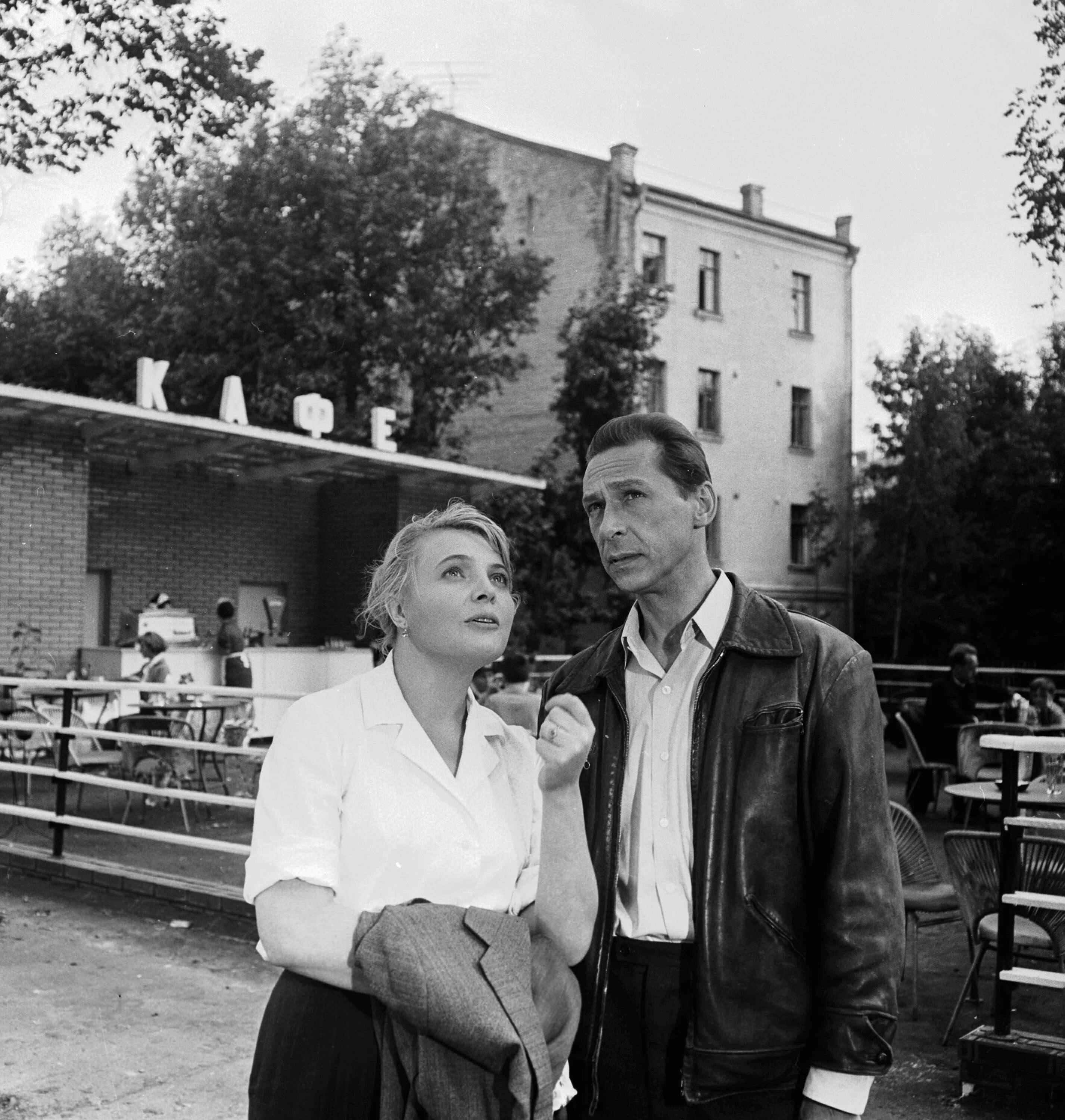 Три тополя 2. Олег ефремов три тополя на плющихе. татьяна доронина три тополя на плющихе. доронина и ефремов три тополя на плющихе. три тополя на плющихе фильм 1968.