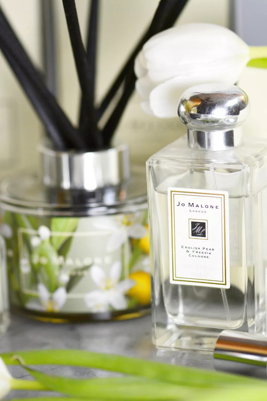 Joe malone. Парфюм Джо Малон Cologne. Джо Малон Лондон одеколон. Jo Malone Pear and Freesia. Jo Malone English Pear Freesia Cologne.