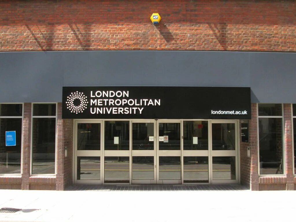 Metropolitan university. Лондон метрополитен университет. общежитие london metropolitan university. london metropolitan university logo. metropolitan london metropolitan.