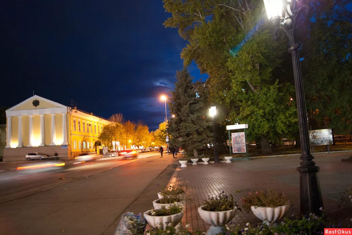 Энгельс ул городская. Саратов. Ночной Энгельс. Энгельс центр города. Саратов ночью.