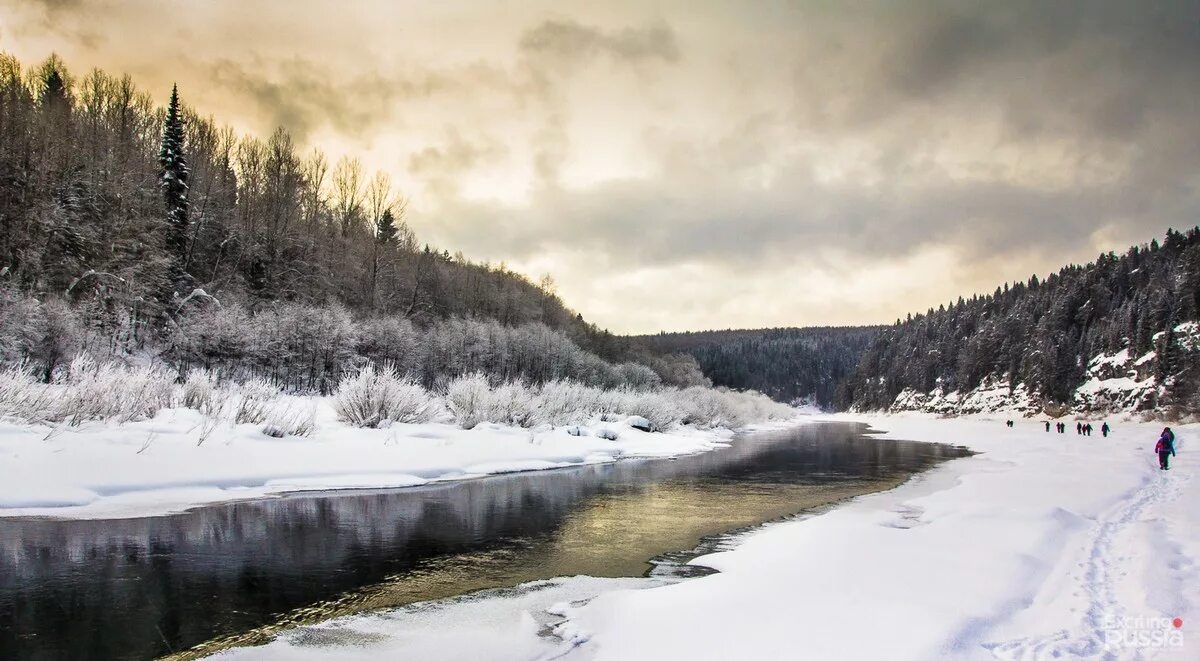 Уральские горы зима юрюзань река. Река в разные времена года. Река усьва пермский край зимо. Река вишера и камень ветлан. Как изменяется вишера в разные времена.