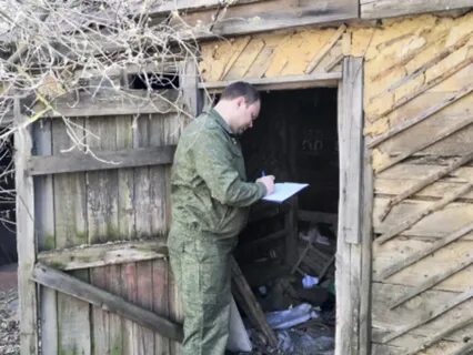 Заперли в сарае