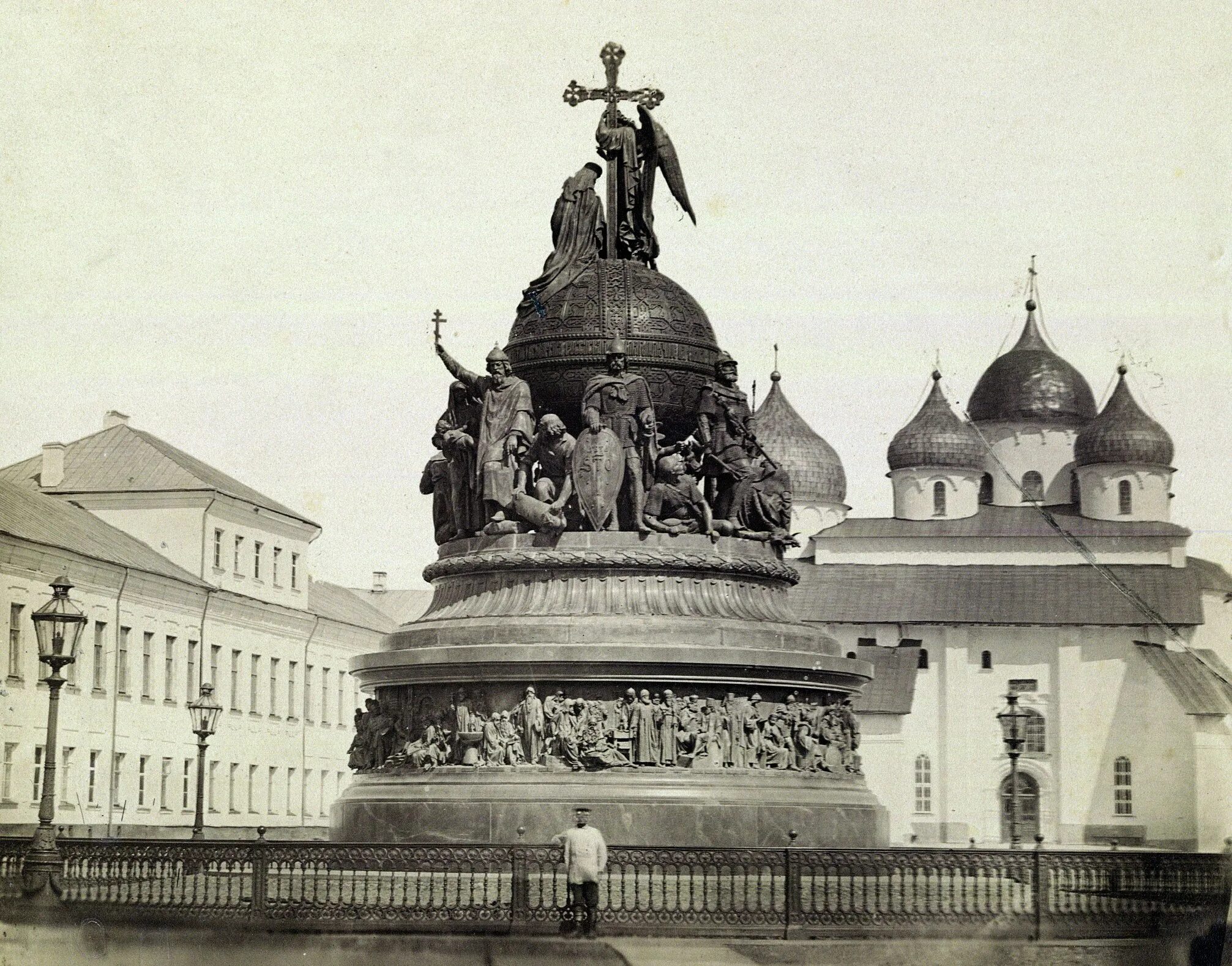 Памятники созданные в 6 веке. Памятник тысячелетию России в Великом Новгороде 1862.. 1862 Памятник тысячелетие России. М.О. Микешин. Памятник «тысячелетие России». Новгород. 1862..